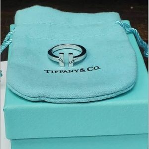 Tiffany&co T Ring Size 6